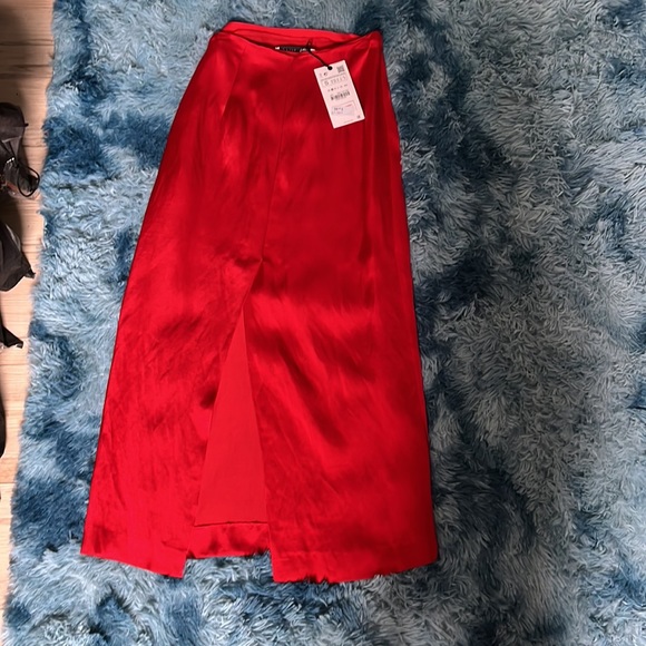 COPY - NWT satin red skirt, size S - Picture 2 of 2